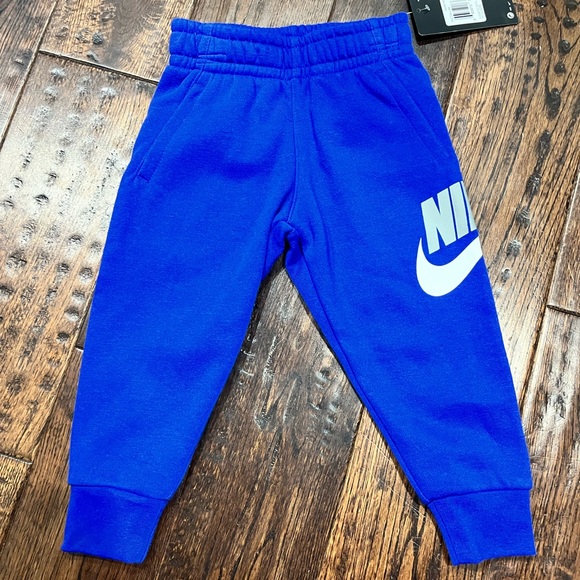 Nike joggers - 2T - new with tags - Picture 1 of 3